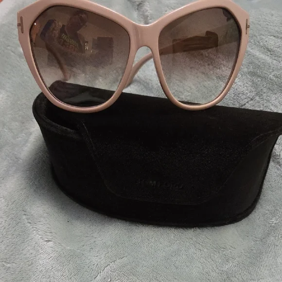 Tom Ford Light Pink Sunglasses - Picture 6 of 7
